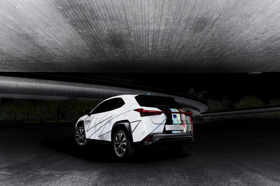  Lexus UX250h F-Sport by Rene Turrek 2019 года  (фото 8 из 10)